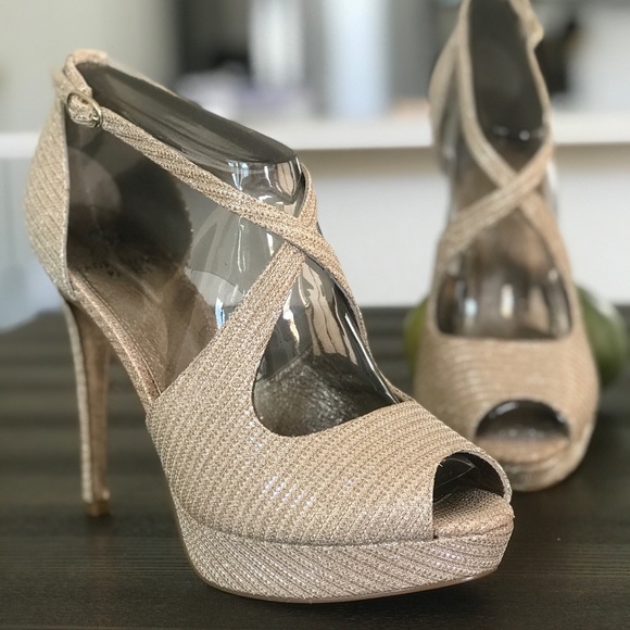 Adrianna Papell
Rosalie Platform Evening Sandals - Picture 3 of 8